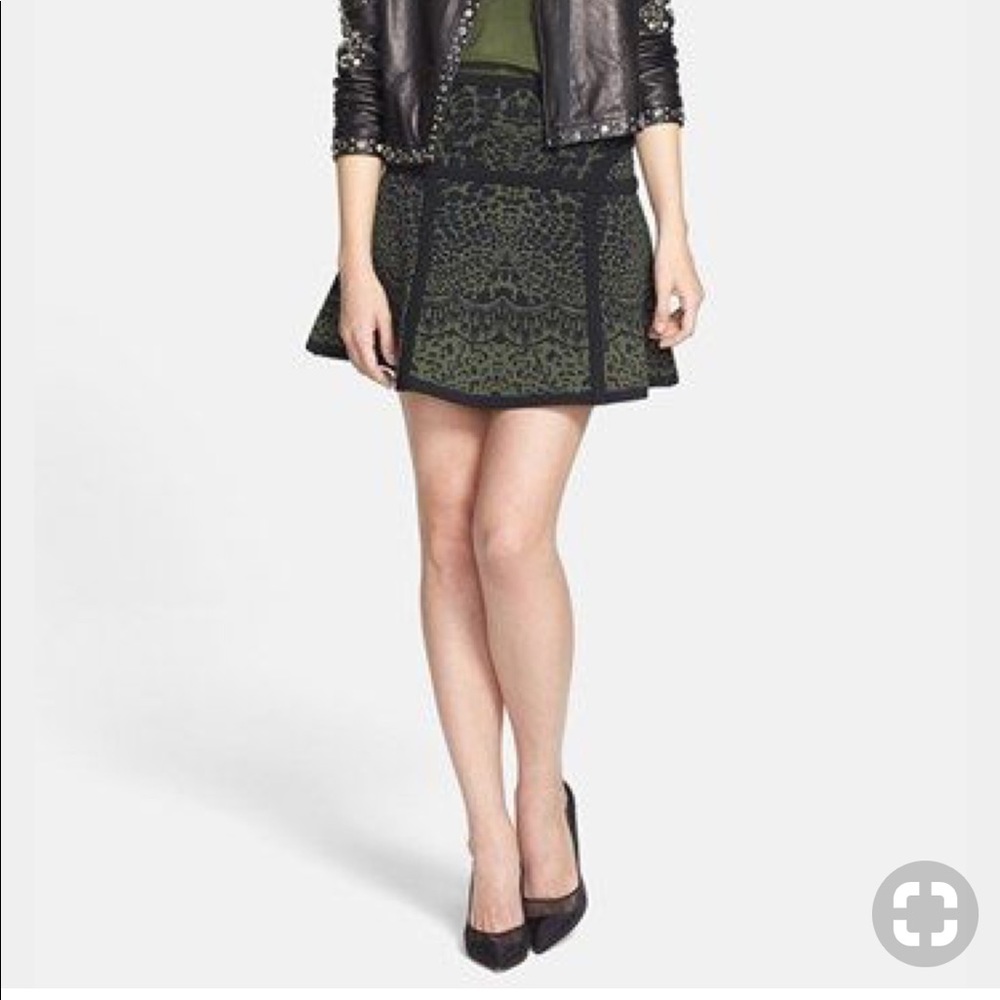 DvF skirt in black and olive